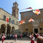 大司教就任式での旗のショー