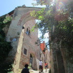 旧市街入口の門